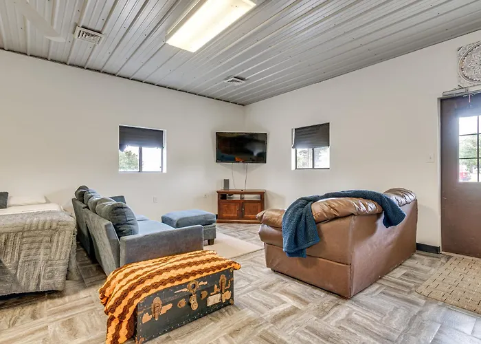 Apartment Getaway W/ Covered Patio
