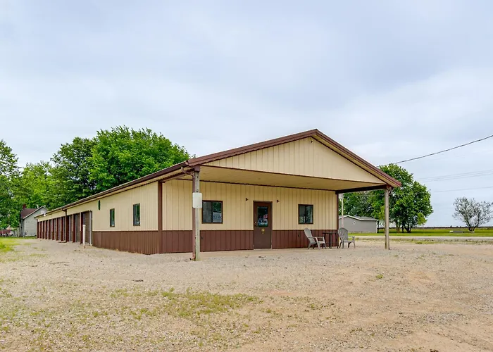 Getaway W/ Covered Patio * Montrose