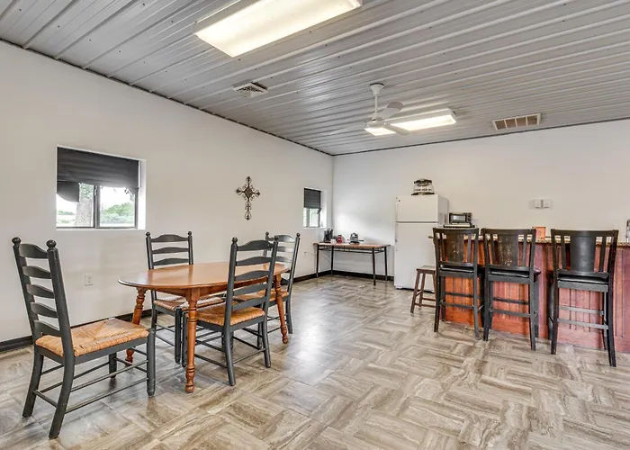 Getaway W/ Covered Patio Apartamento *