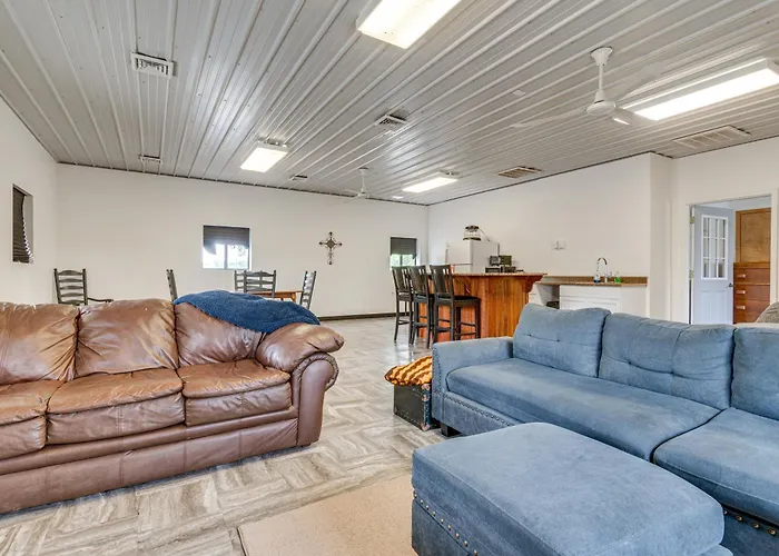 Getaway W/ Covered Patio *