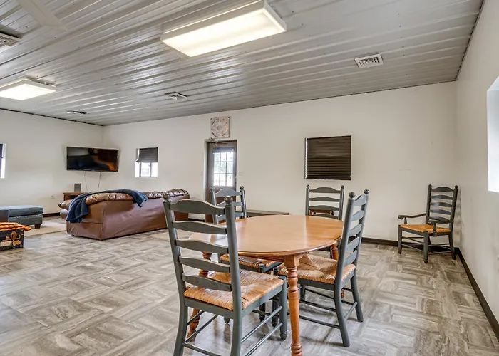 Getaway W/ Covered Patio * Montrose