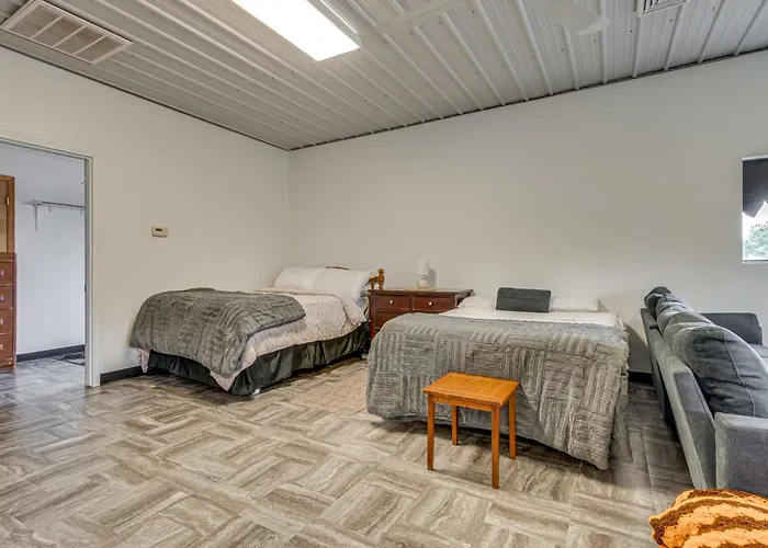 Getaway W/ Covered Patio Montrose