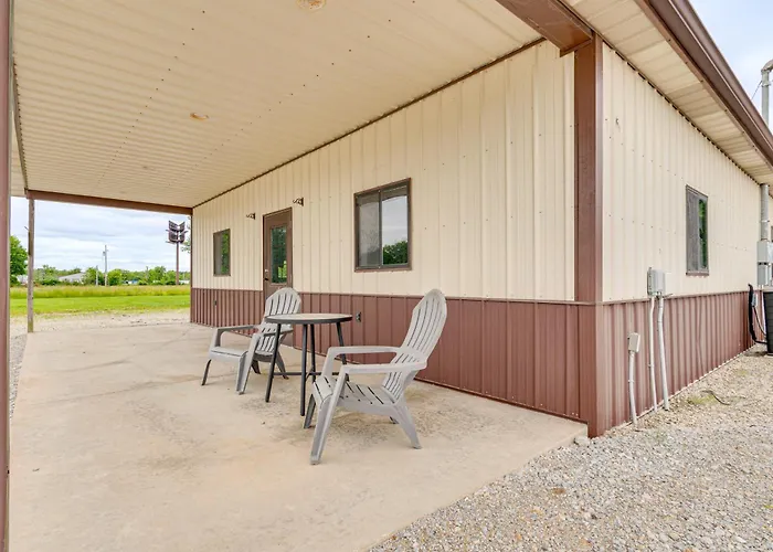 Getaway W/ Covered Patio